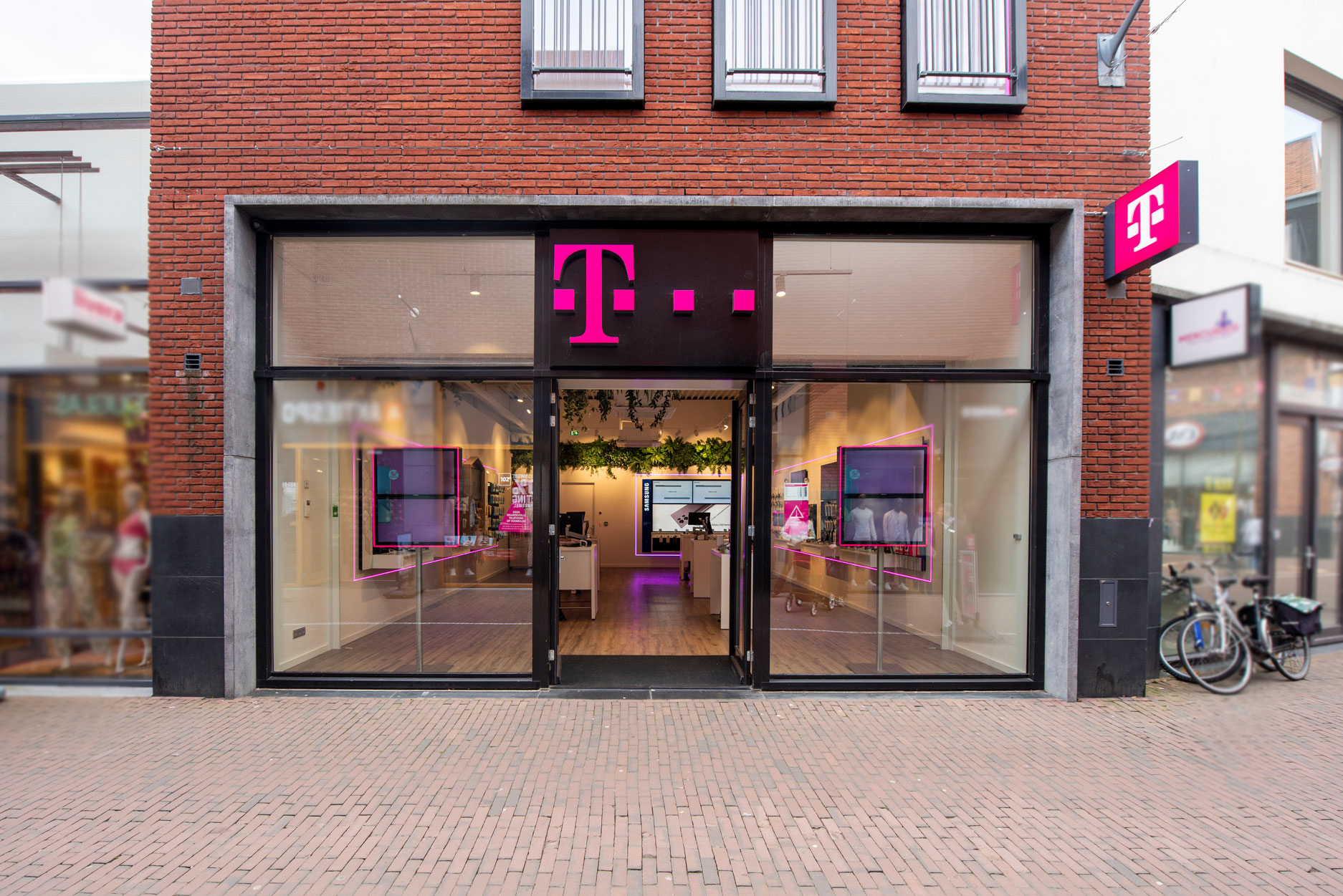Afbeelding van T-Mobile Shop Assen Mercuriusplein.