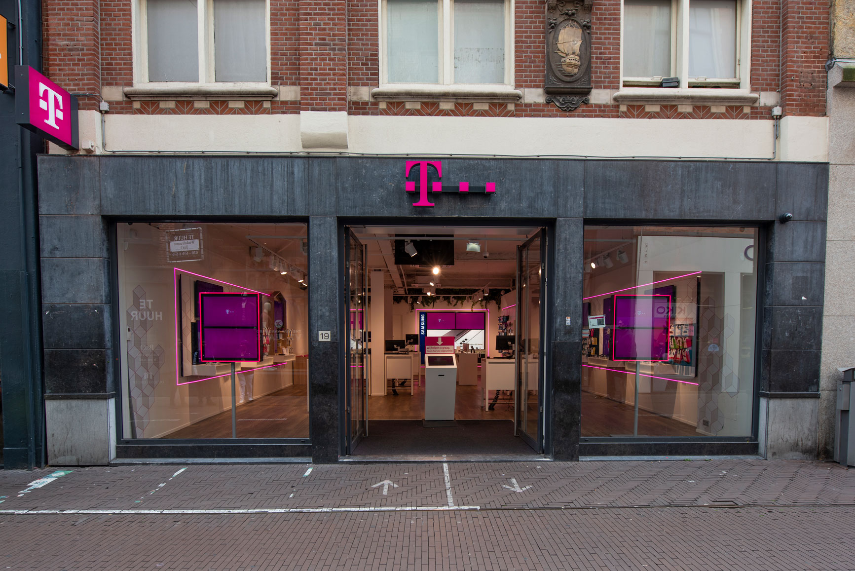 Afbeelding van T-Mobile Shop Den Haag.