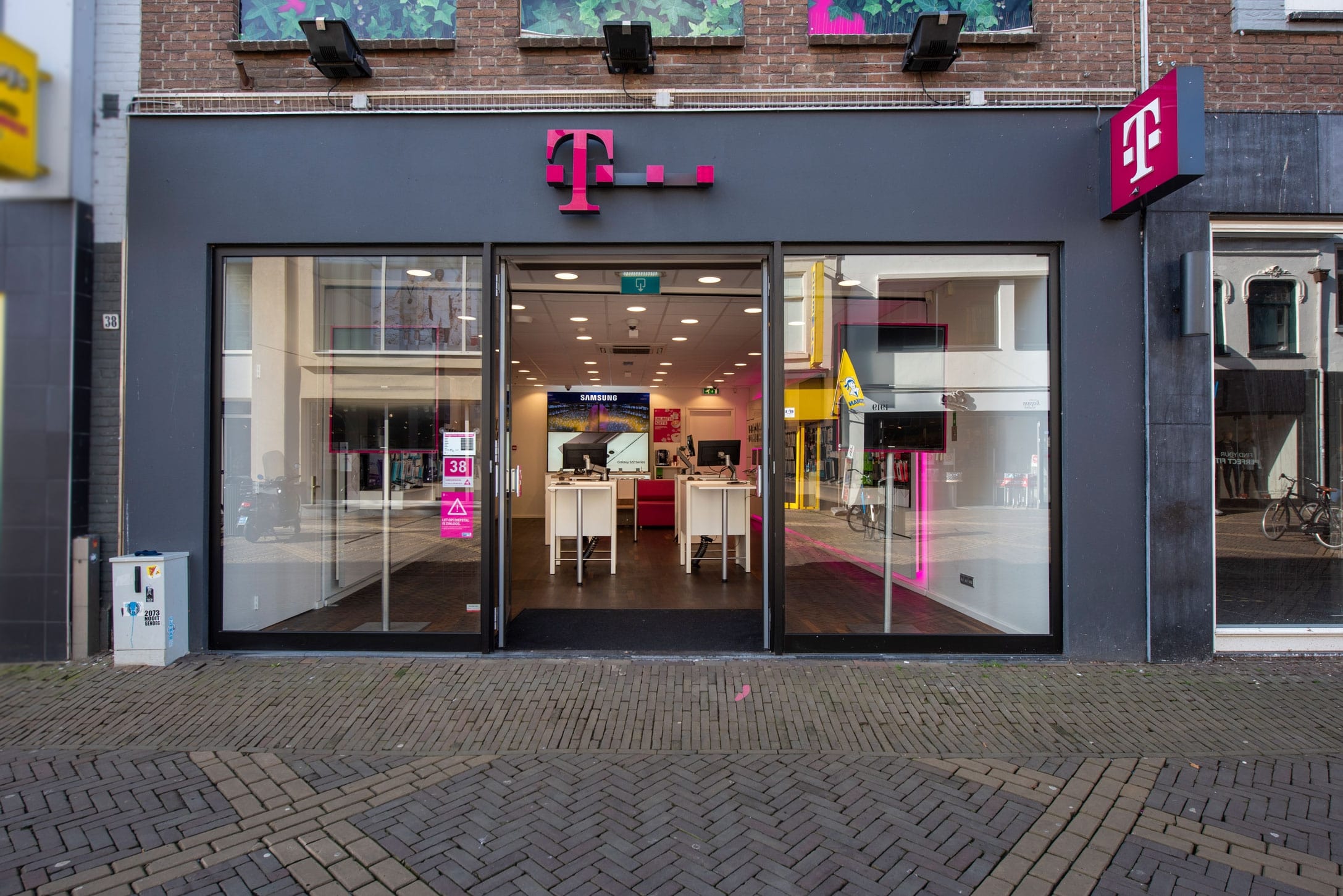 Afbeelding van T-Mobile Shop Doetinchem.