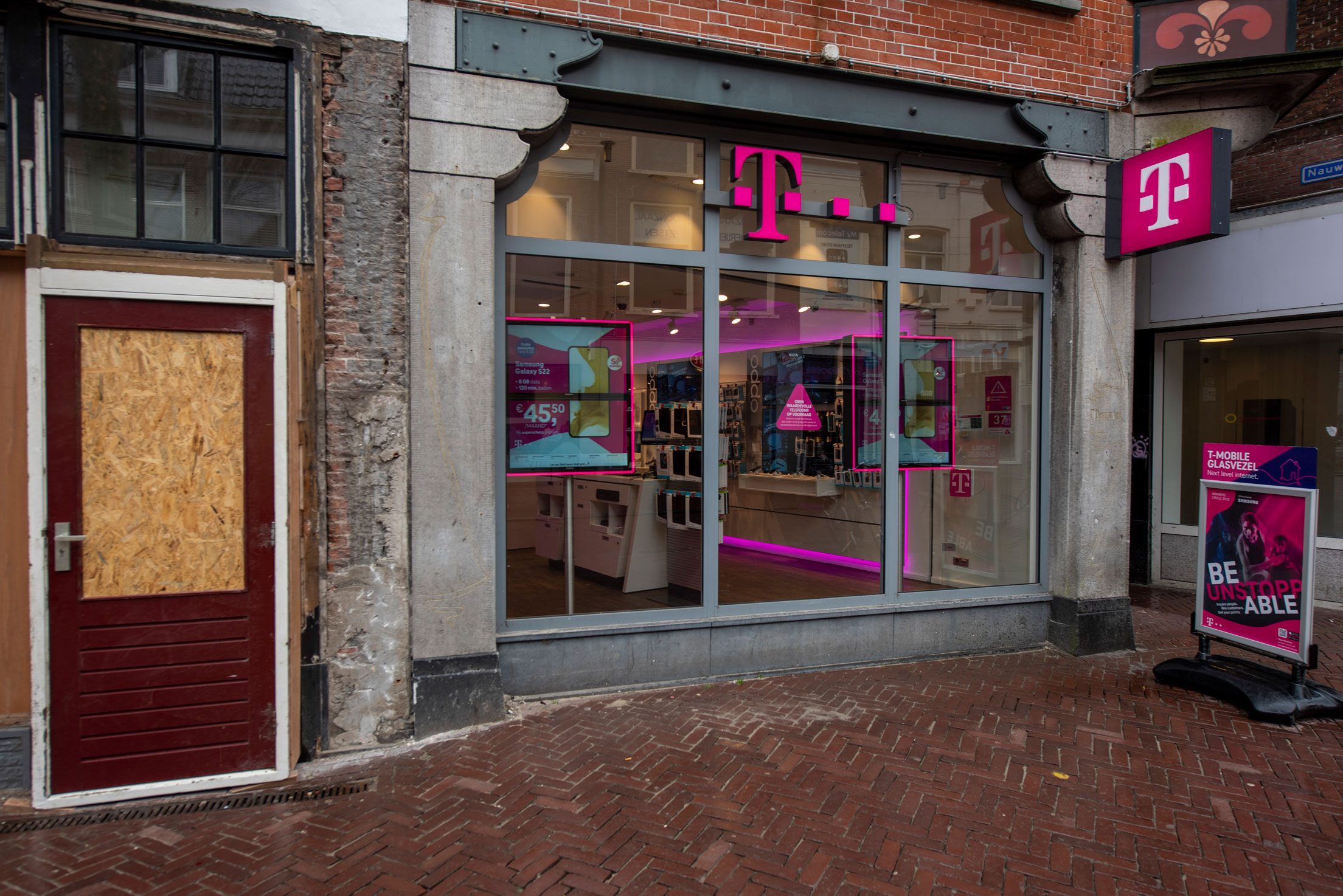Afbeelding van T-Mobile Shop Leeuwarden.