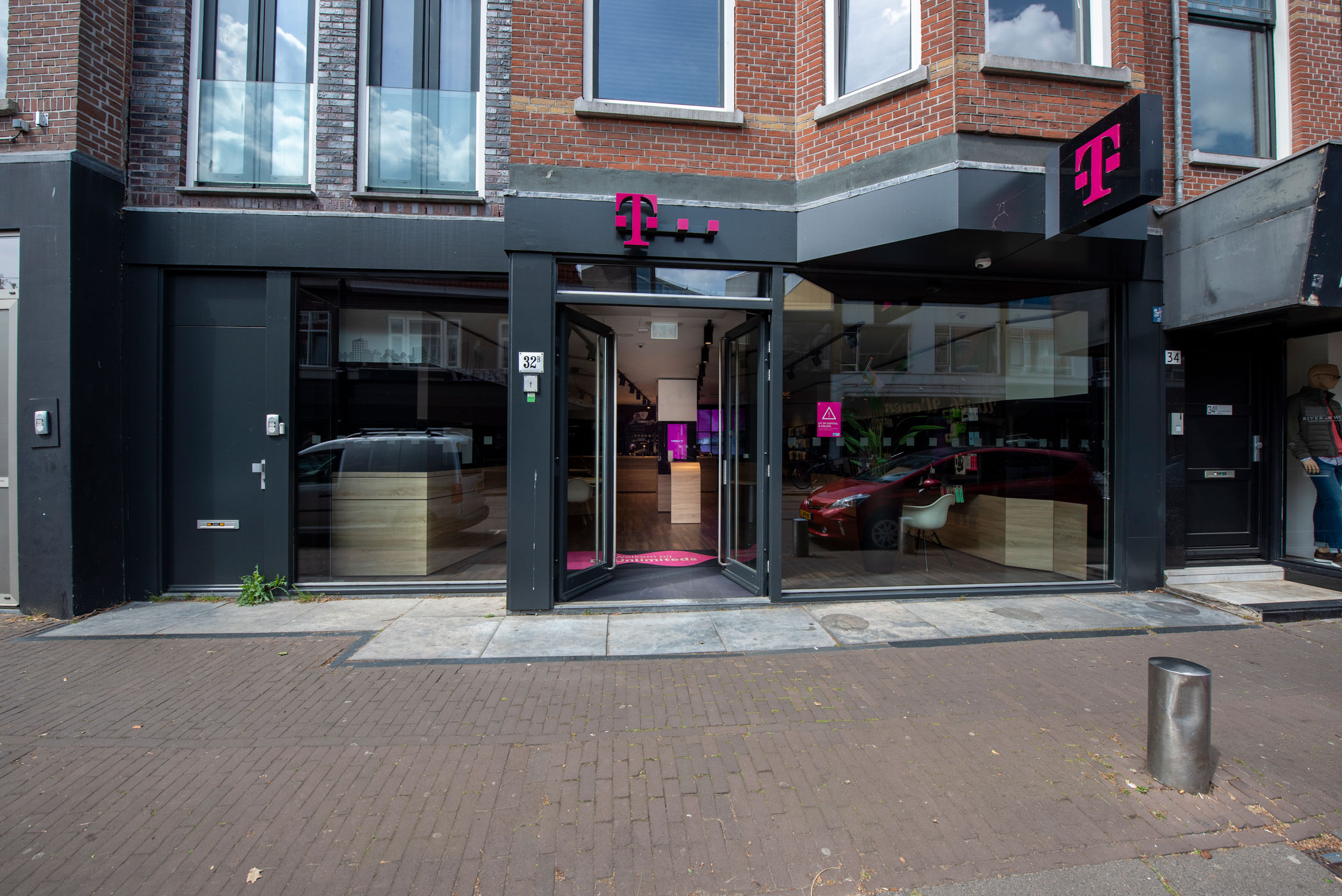 Afbeelding van T-Mobile Shop Rotterdam Hillegersberg.