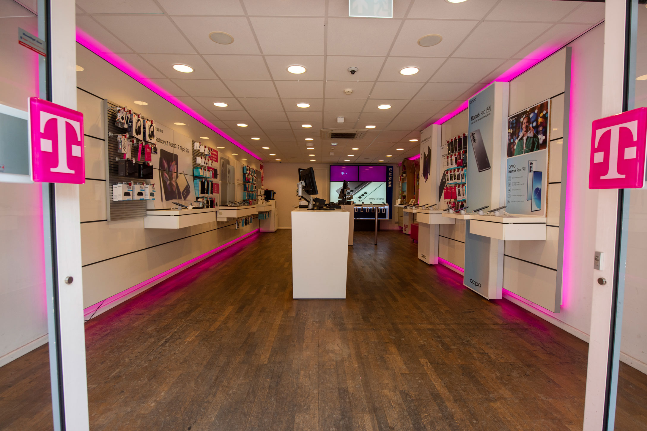 Afbeelding van T-Mobile Shop Rotterdam Noordmolenstraat.
