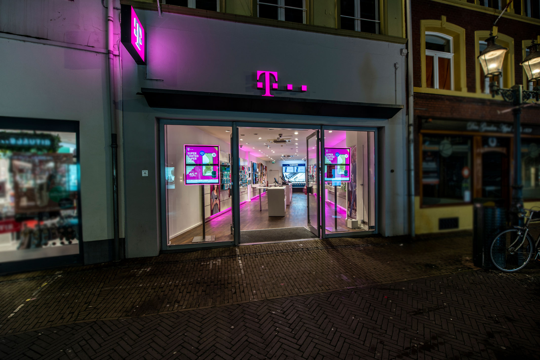 Afbeelding van T-Mobile Shop Venlo.